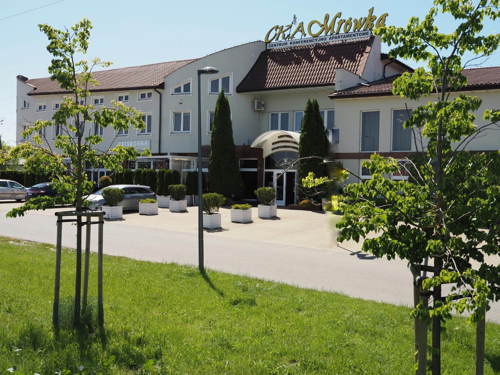 Centrum Konferencyjno-Apartamentowe Mrowka Varşovia Exterior foto