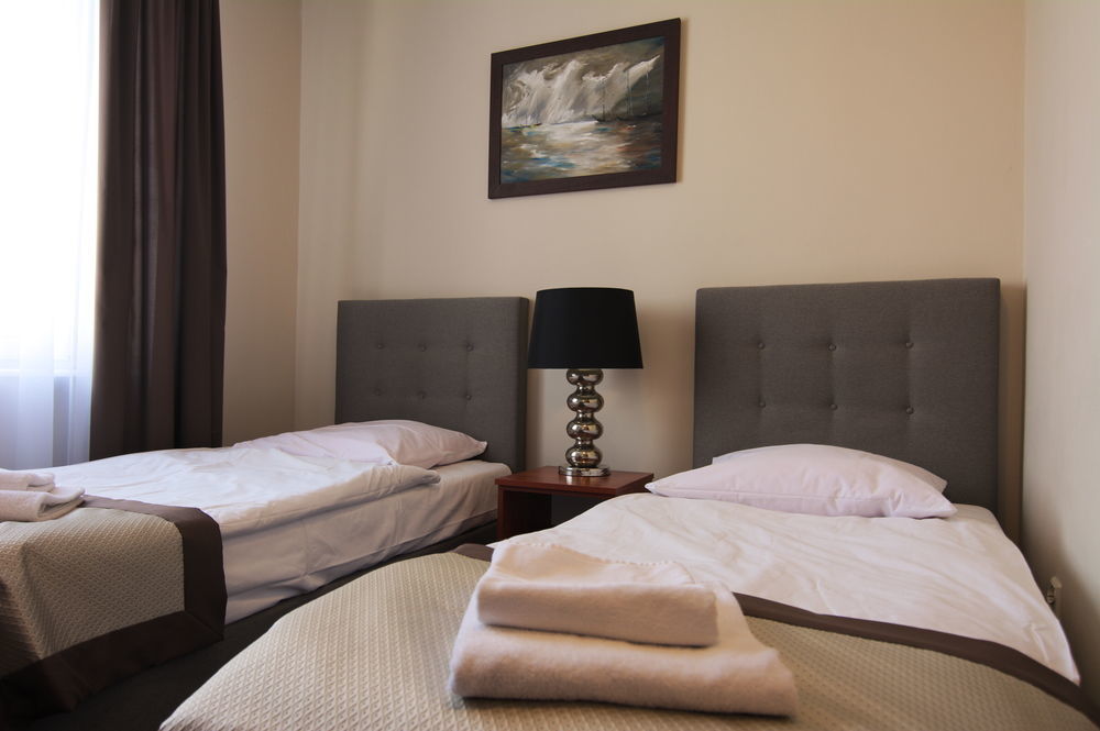 Centrum Konferencyjno-Apartamentowe Mrowka Varşovia Exterior foto